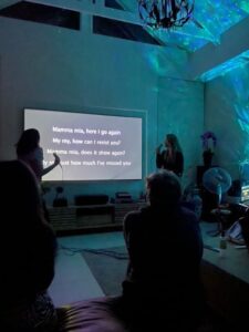 Karaoke csomag bérlés – Mikrofon, projektor, hangfal | FunRent